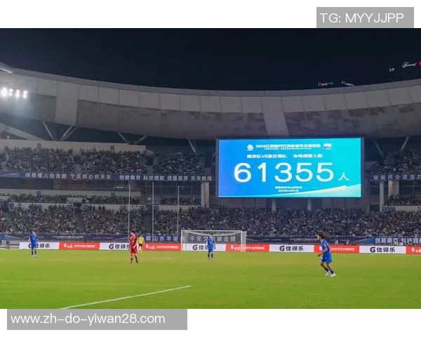 以哪位球星观看足球比赛最能提升球迷的观赛体验与技巧分析